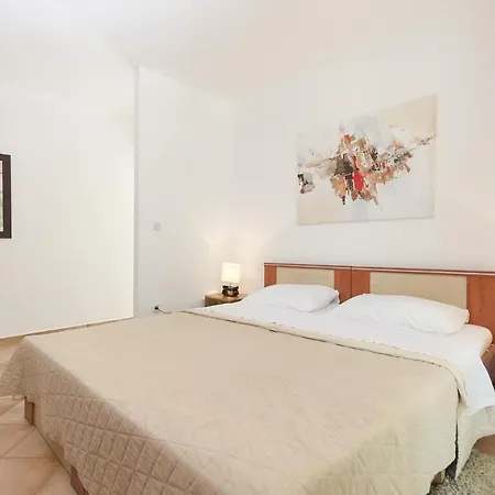 Karolina Apartment *