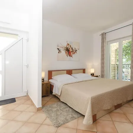 Apartment Karolina Vodice
